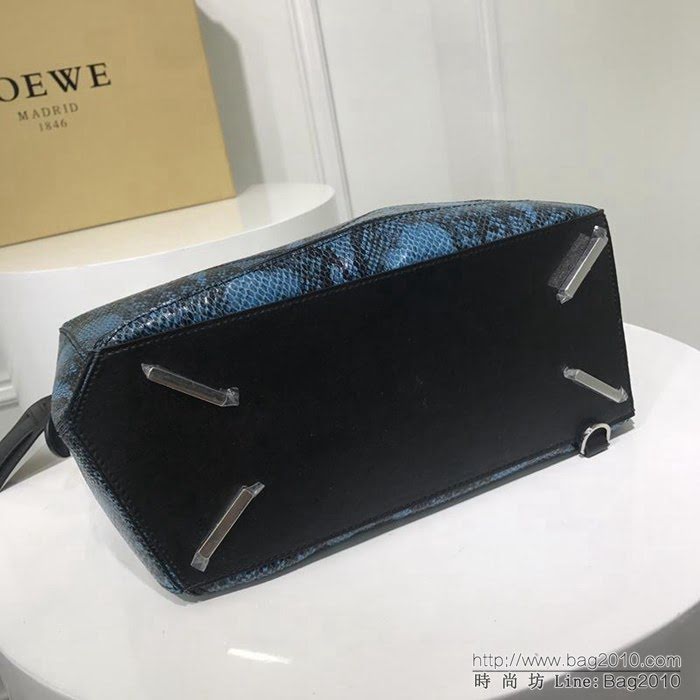 LOEWE羅意威 蛇紋 原單品質 火遍全世界熱銷款 puzzle bag 手提肩背包 6605  jdl1061
